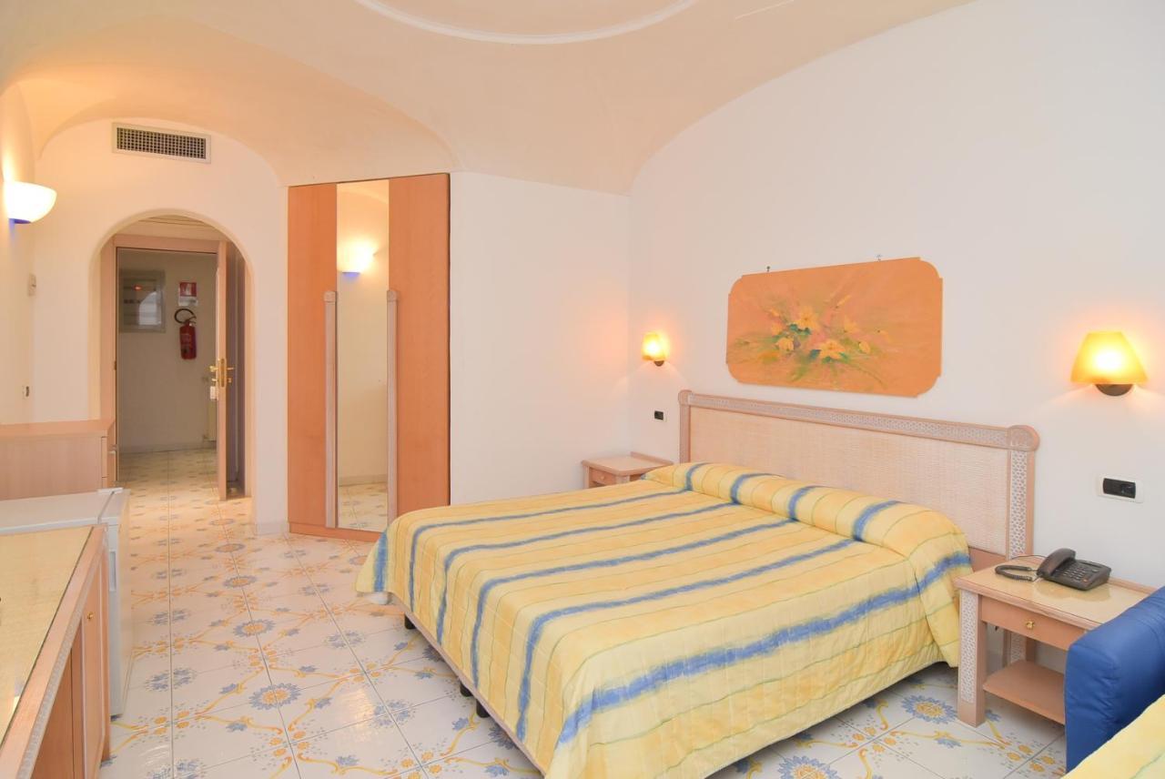 Quadruple Room,1086062614:JPEG