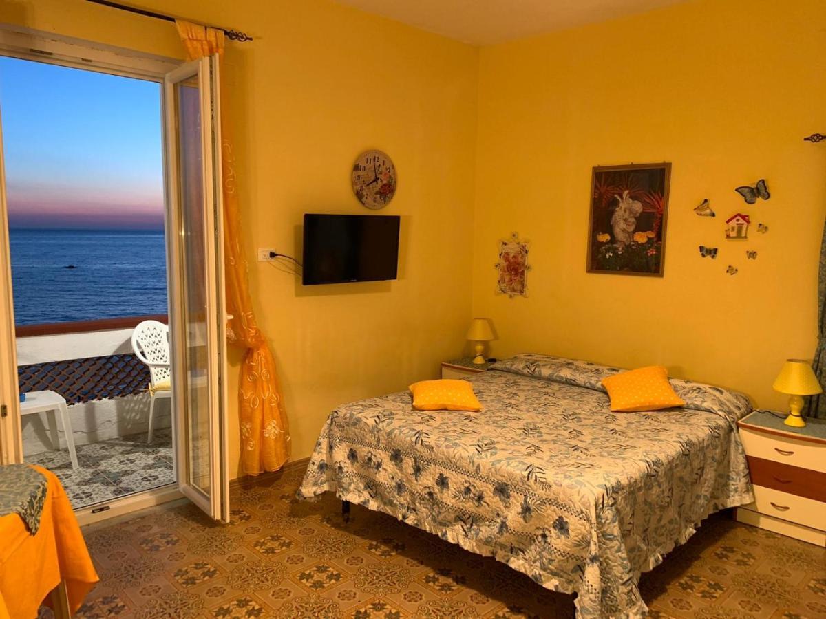 One-Bedroom Apartment - Sea Side
