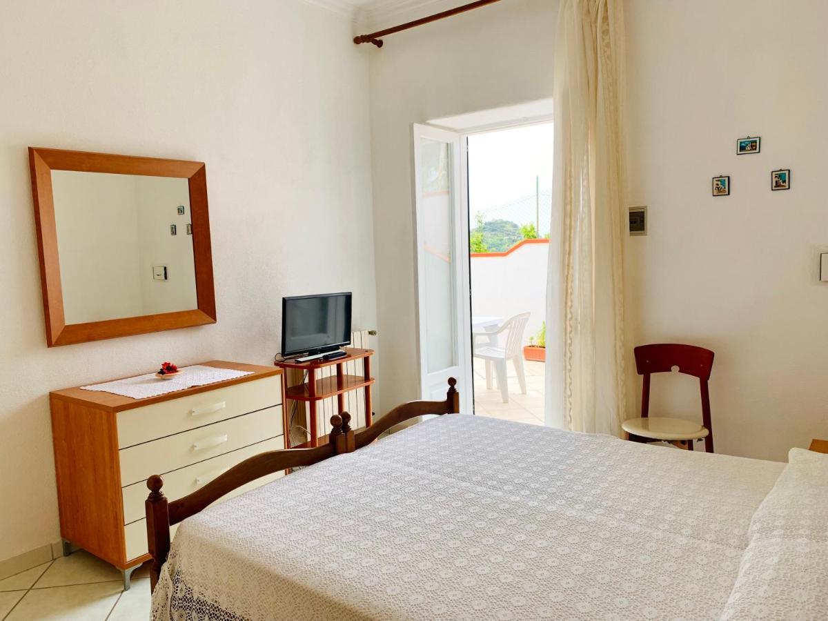 Chambre Double ou Lits Jumeaux - Vue Latérale sur Mer