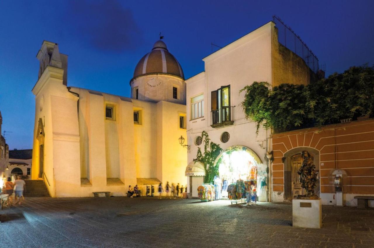 Two-Bedroom Apartment,1189135747:JPEG