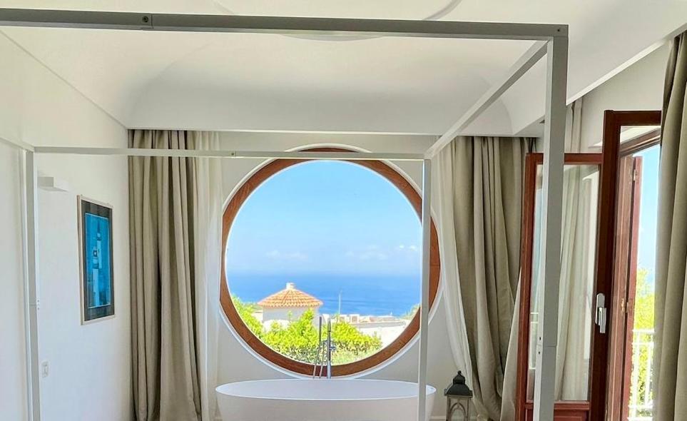 Deluxe Suite Sea View