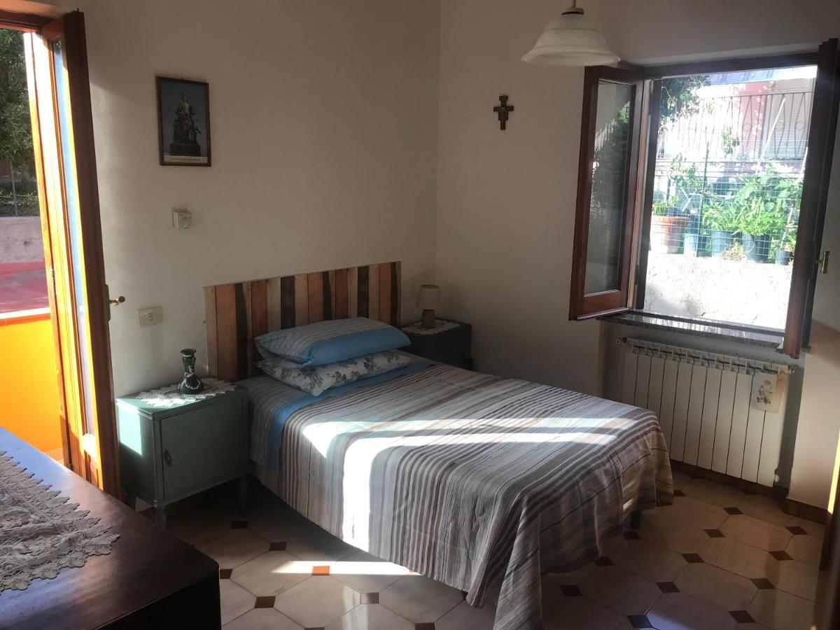 Three-Bedroom House,1290042169:JPEG