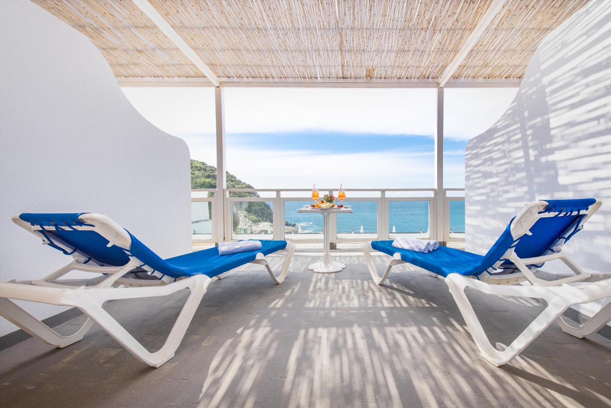 Double or Twin Room Sea View