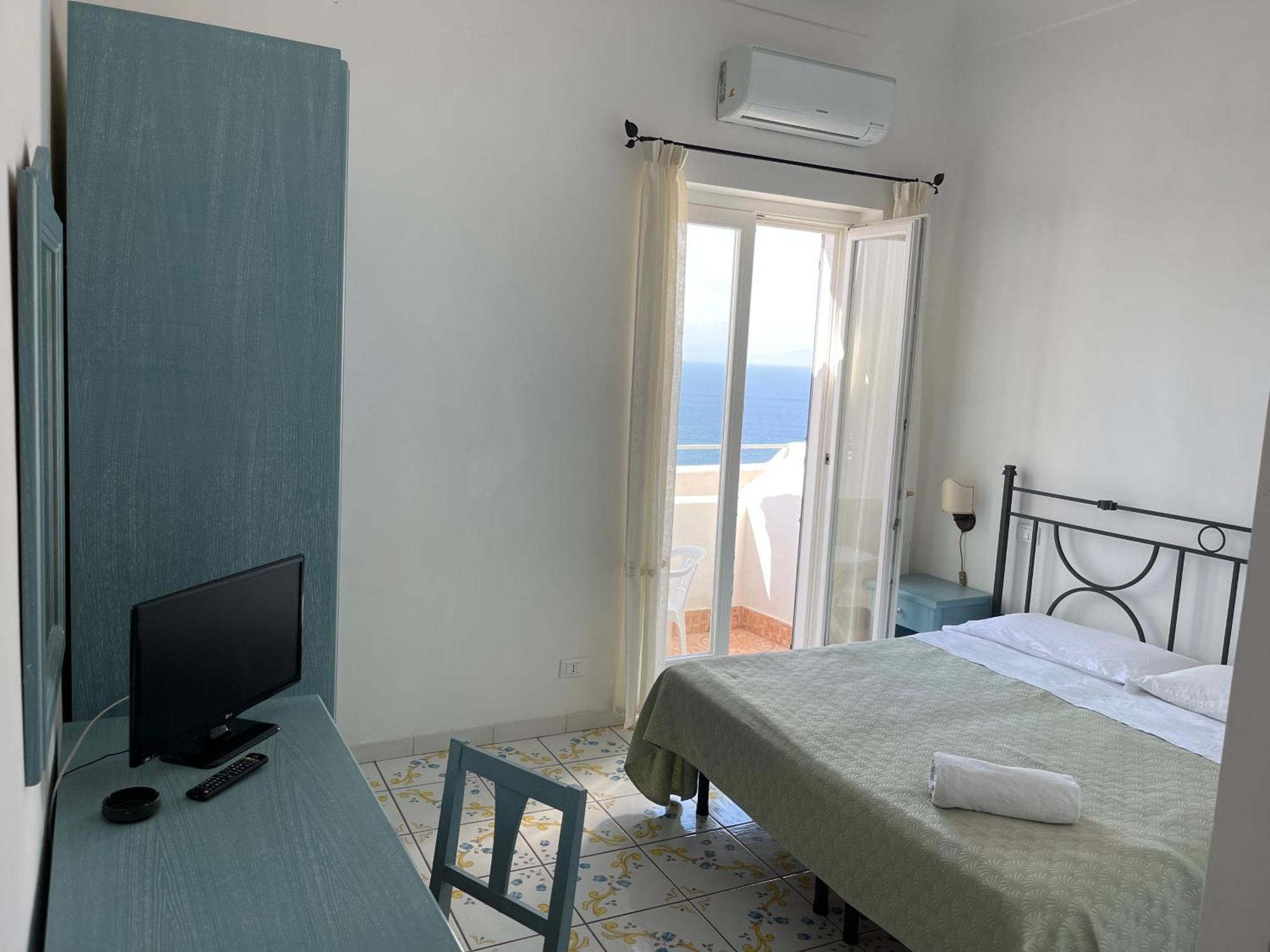 Double Room Private Bathroom