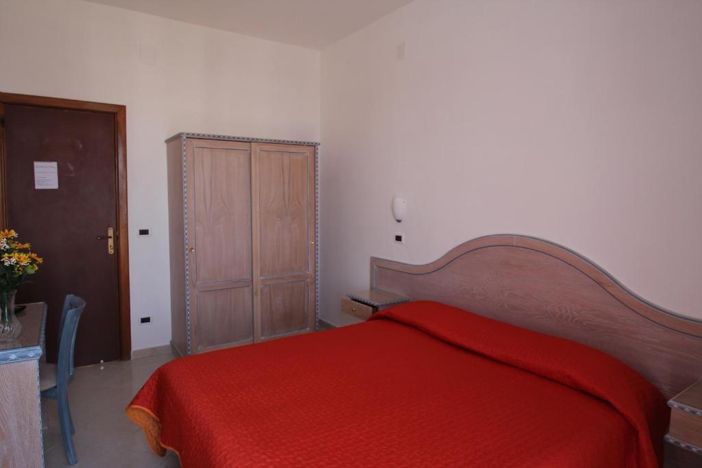 Doppel- oder Zweibettzimmer