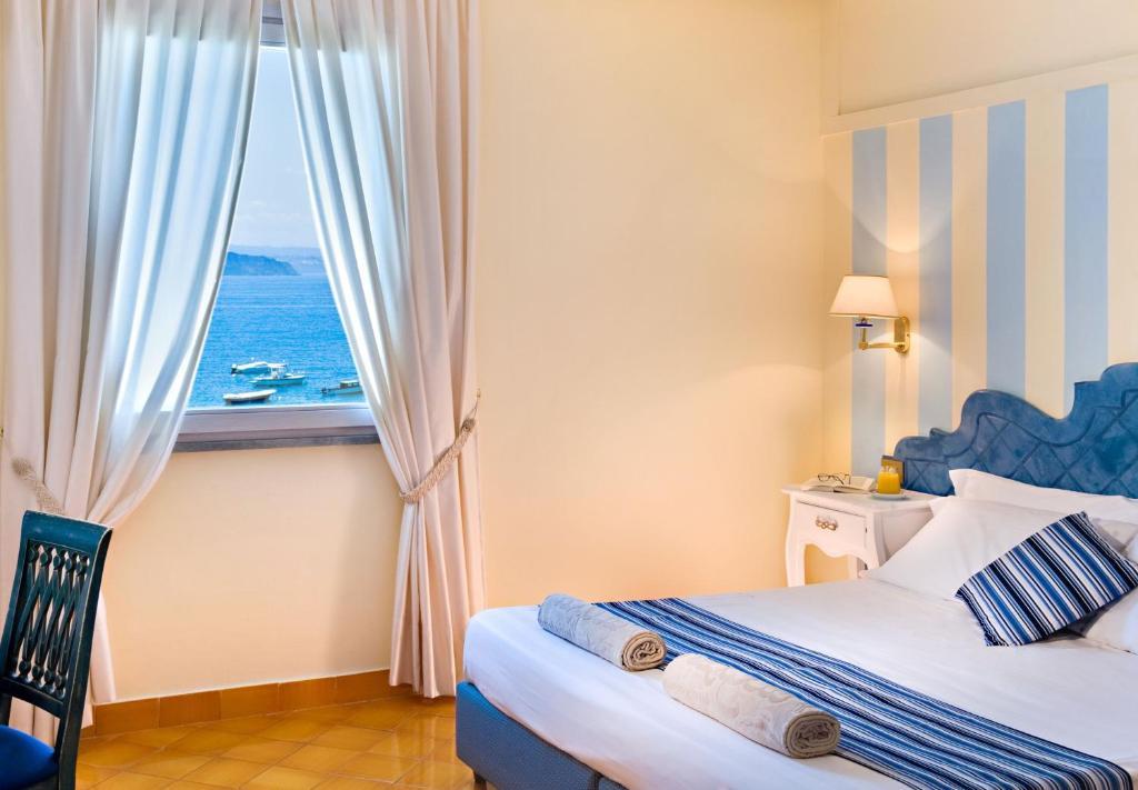 Doppel-/Zweibettzimmer mit Meerblick