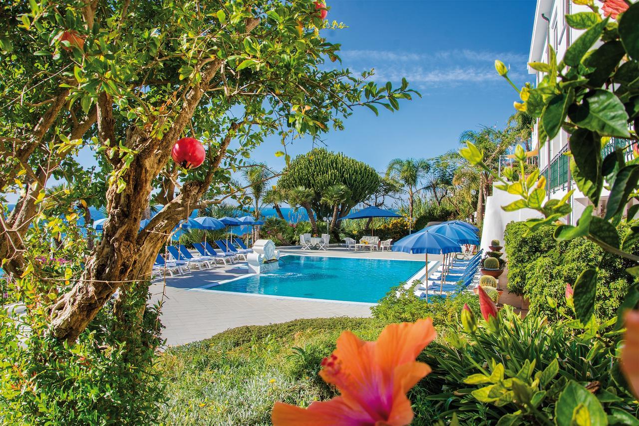 Chambre Double ou Lits Jumeaux avec Balcon - Vue sur Mer