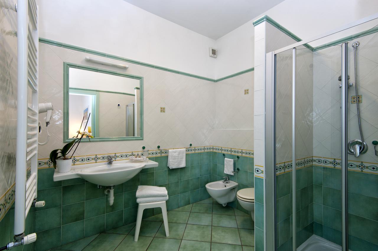 Panoramic Double Room with Sea View and Access to Thermal Park,665424285:JPEG