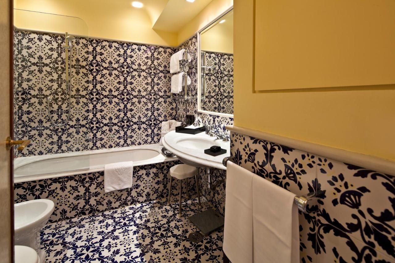 Double or Twin Room Sea View