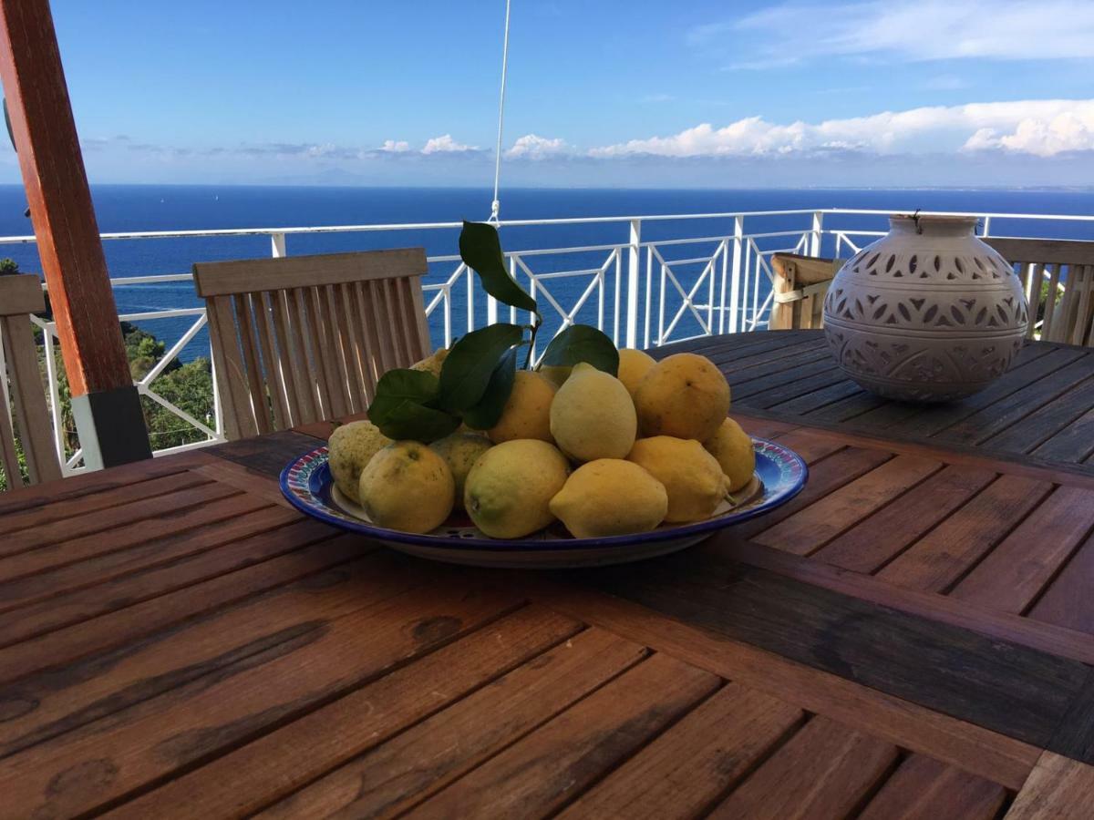 Luxury Three-Bedroom Apartment Sea View