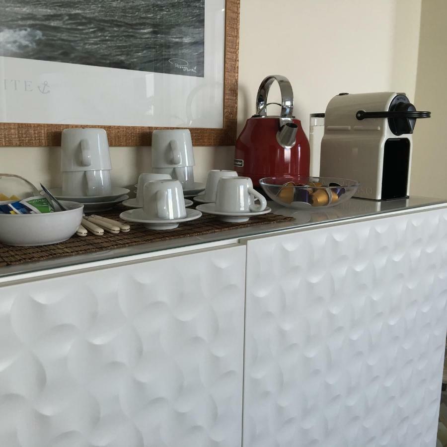 Luxury Three-Bedroom Apartment Sea View