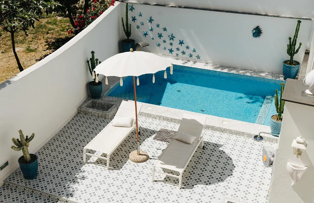 Queen Suite - Luxury Rooms (Adults Only)-1