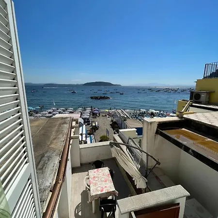 Appartamento Sulla Spiaggia Ischia-3