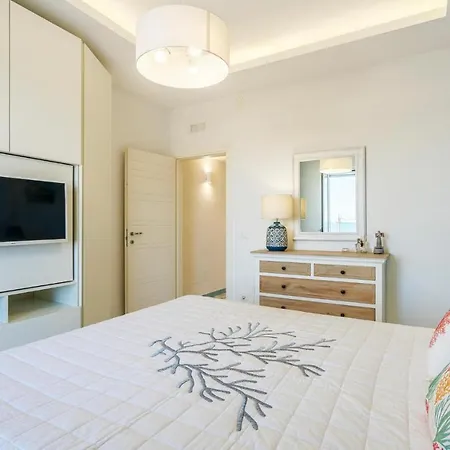1 Bedroom Stunning Apartment In Ischia-3