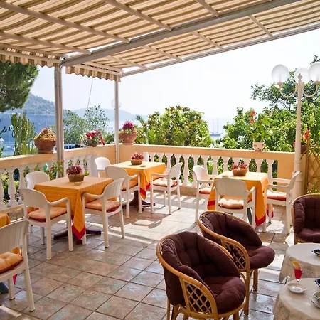 Hotel Giardino Delle Ninfe E La Fenice-3