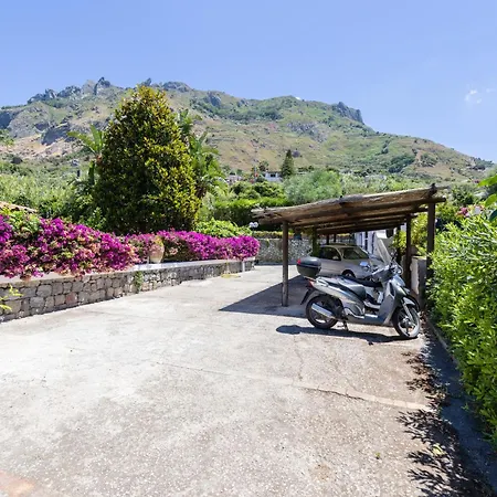 Villetta Con Giardino Esclusivo Di 1000 Mq, Piscina, Tennis, Calcio, Bocce-2