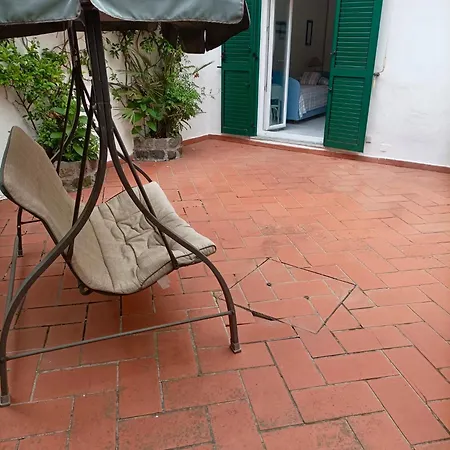 Elegante Villa Al Centro Di Ischia Porto-2
