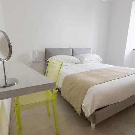 White 1903 - Rooftop Pool & Luxury Rooms-2