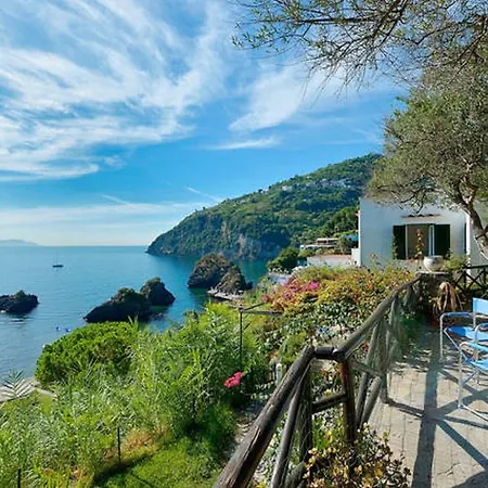 Cottage Sul Mare Nella Baia Di Cartaromana, Vista Castello-3