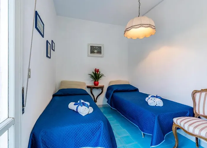 Pet friendly Cozy Apartment In Ischia With Wifi