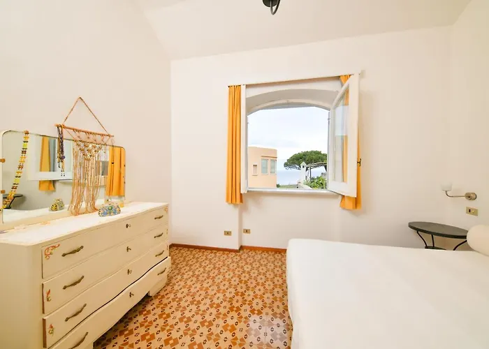 Haustierfreundliches Ferienwohnung Monthly House Forio di Ischia