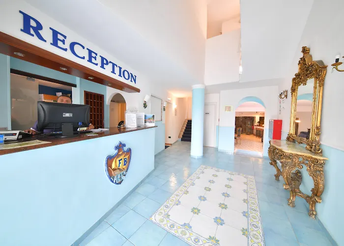 Fortuna Beach - Seaside Hotel Lacco Ameno  che accetta animali