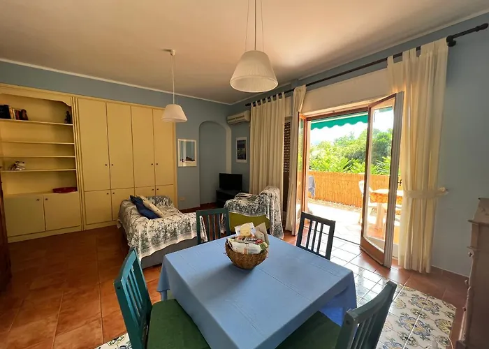 Pet friendly Casa Mirtina Ischia Sea House Apartment
