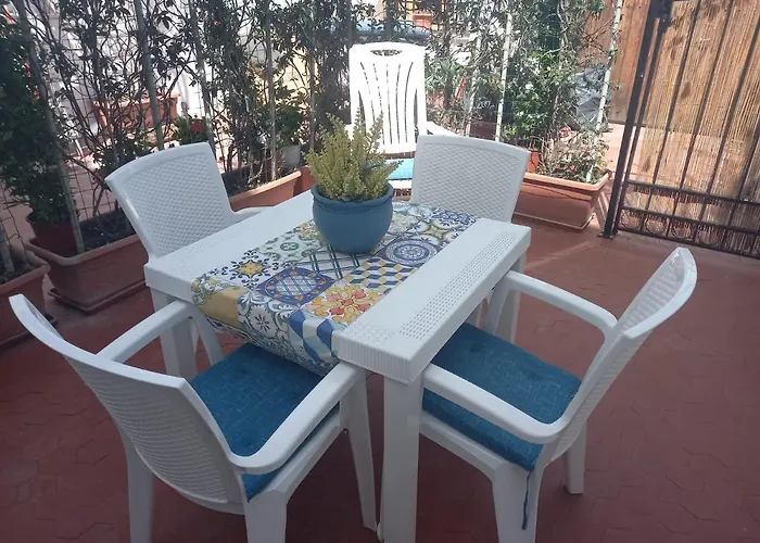 Pet friendly La Tavernetta Little Holiday House Ischia