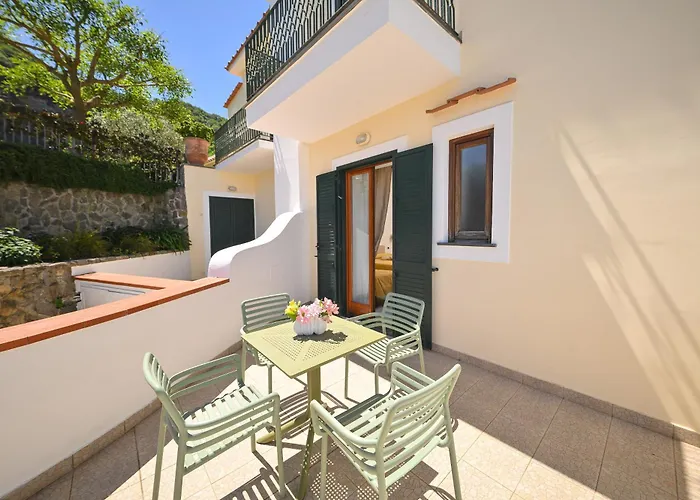 Ischia Island 3 Star Hotels near Castello Aragonese